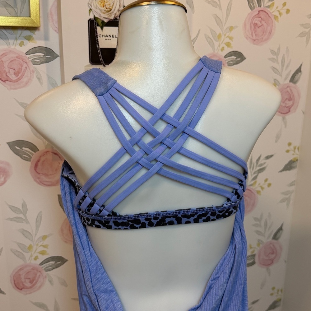 Lululemon Athletica Rare Old Design Built in Sports Bra Light Blue Tank Top - Picture 4 of 5